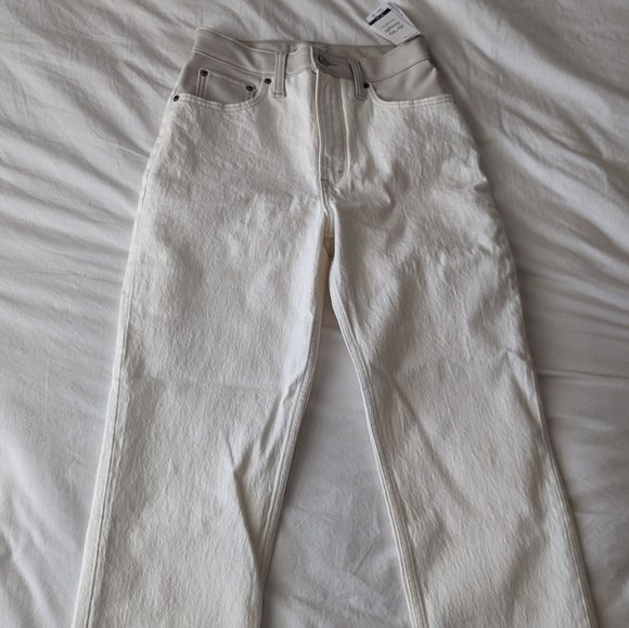 Abercrombie Mixed Fabric Ultra High Rise 90s Straight Jean 27 extra short - Picture 9 of 9